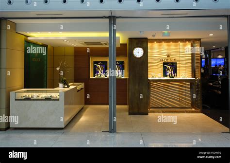 charles du galle airport rolex prices|charles de gaulle airport gift shops.